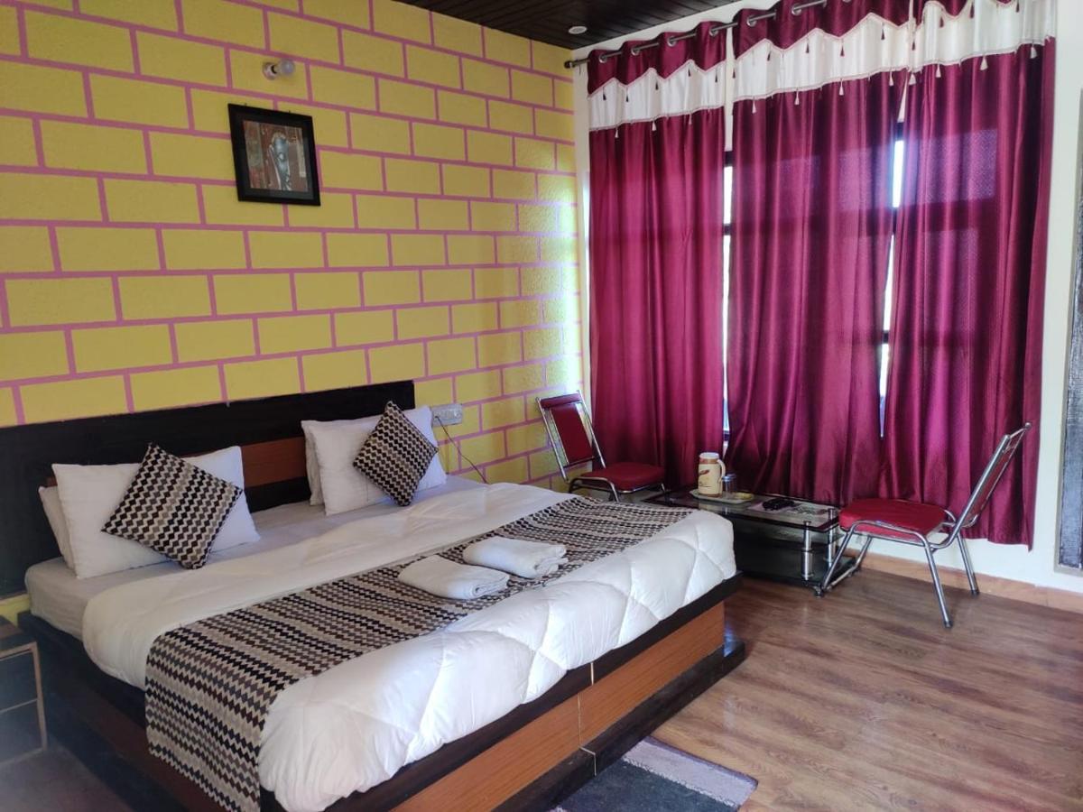 Hotel Deepraj, Kausani Exterior photo