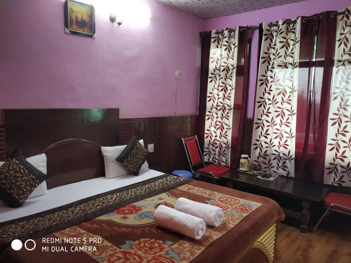 Hotel Deepraj, Kausani Exterior photo