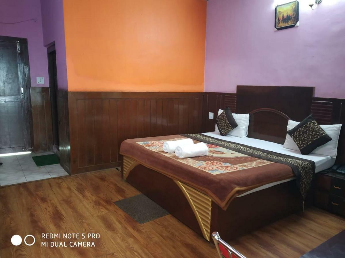 Hotel Deepraj, Kausani Exterior photo