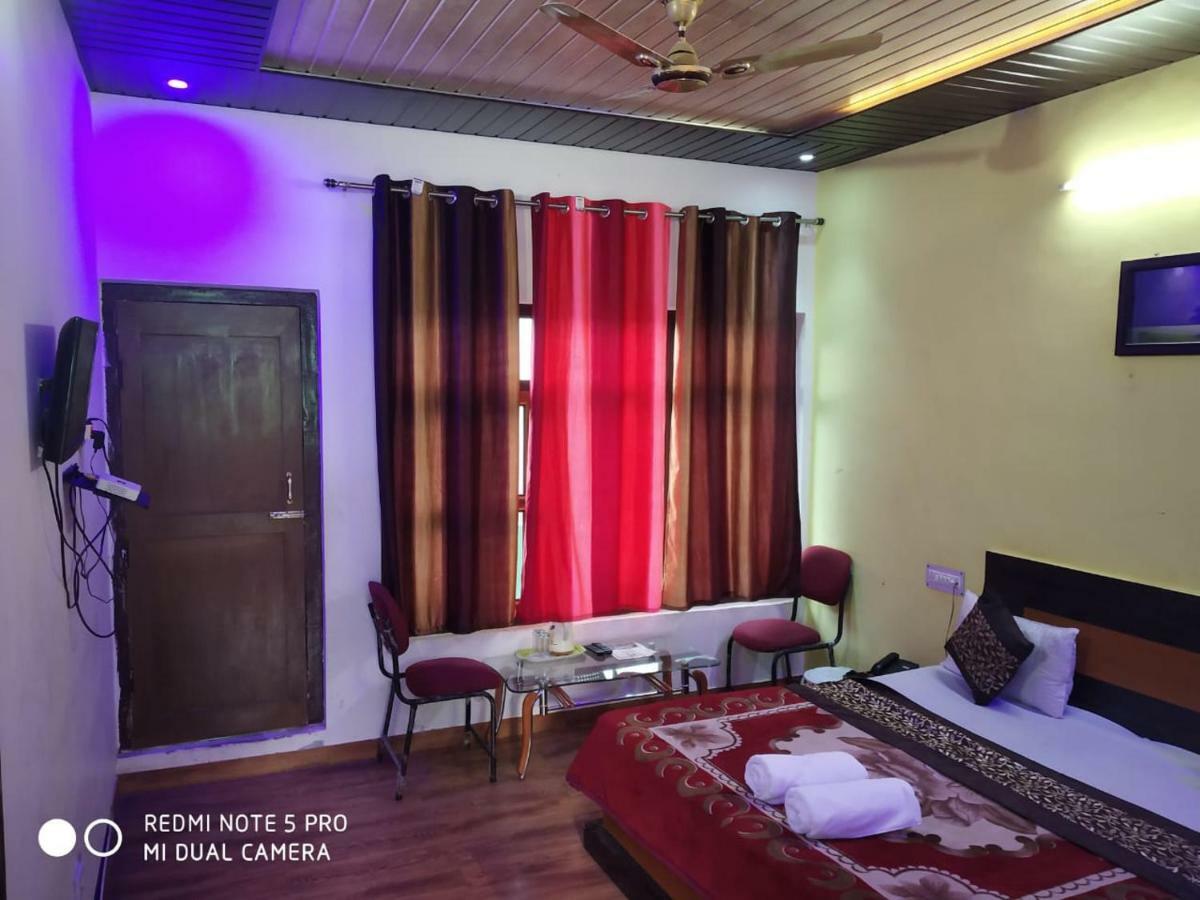 Hotel Deepraj, Kausani Exterior photo